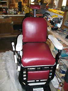 Theo A Kochs Antique Barber Chair from Around 1915 in Great Condition for Age