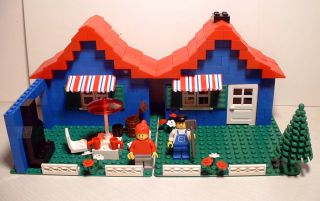 Custom Lego Set 80's Town House w Car Figs Cond