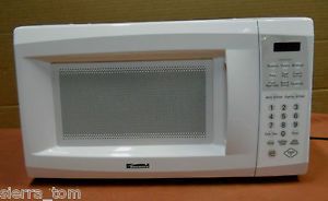 Oster 0.7 Cubic Feet Microwave Oven 700 Watts OGT6701