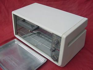 Black & Decker Toaster Oven Spacesaver TRO510111 Cont Cleaning